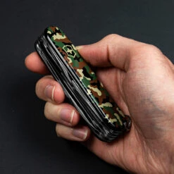 Victorinox Huntsman Camo -Campfire Essentials Shop BMC 1371313 46796.1665763278.1280.1280 29686.1666101928