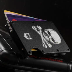 Cobratec "Jolly Roger" Wallet 13 Cobratec "Jolly Roger" Wallet -Campfire Essentials Shop CBTRFIDJR.1 97117.1664179937.1280.1280 04615.1664204883