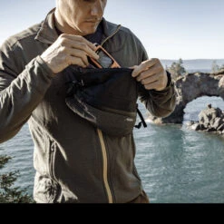 Matador Freerain Waterproof Packable Hip Pack -Campfire Essentials Shop MAT FRHP001BKdet2 96433.1634131933