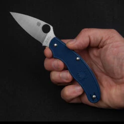 Spyderco UK Penknife Lightweight Dark Blue CPM SPY27 -Campfire Essentials Shop SC94PCBLdet 13682.1694442613