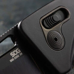 SOG One-Zero XR Black -Campfire Essentials Shop SOG 12 73 03 57.2 15188.1694015259.1280.1280 41780.1694178206